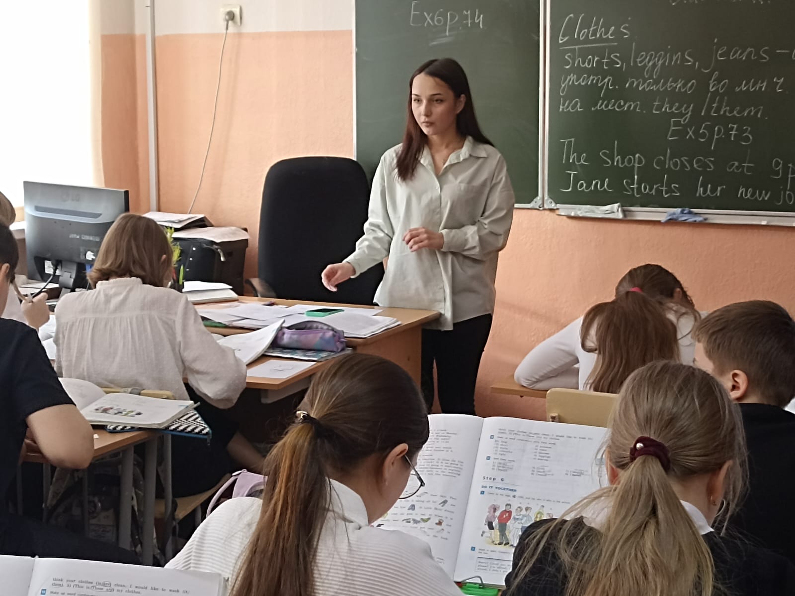 Молодые педагоги МБОУ СОШ 29 дают открытые уроки..